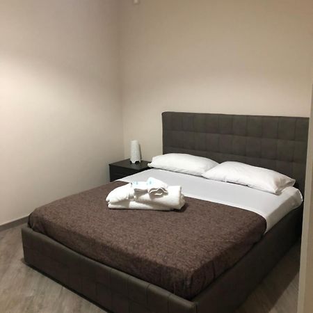 Elena Rooms Таранто Экстерьер фото