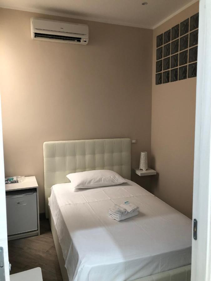 Elena Rooms Таранто Экстерьер фото